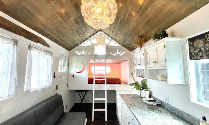 Castine House | Tiny home with Loft-Boho by the sea under the stars