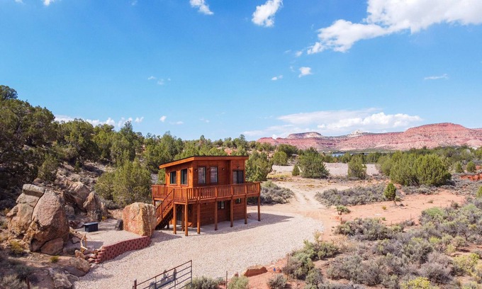 Kanab Apartment | Tiny home with panoramic views & excellent stargazing