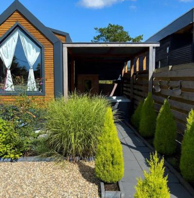 Vijfhuizen House | Tiny house with sauna & jacuzzi near Amsterdam