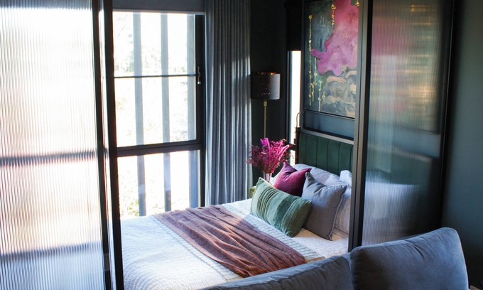 O'Connor Apartment | Tiny 'Lagoon' Escape – Soft, Serene, Central!