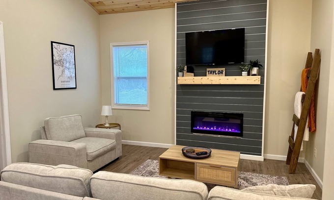 Oxford House | Tiny Taylor Oasis. Minutes from Ole Miss Campus.