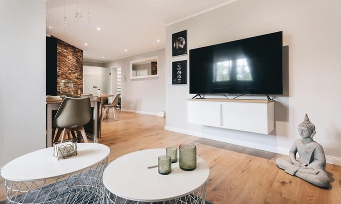 Innere Neustadt Apartment | TIP! Toplage in Dresden! Moderne 100 qm Ferienwohnung für Familien und kleine Gruppen