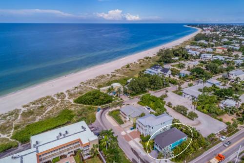 Holmes Beach House | Tipsy Turtle