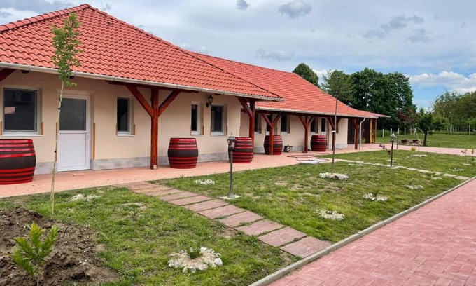 Tiszaorveny Apartment | Tisza-i Apartmanok
