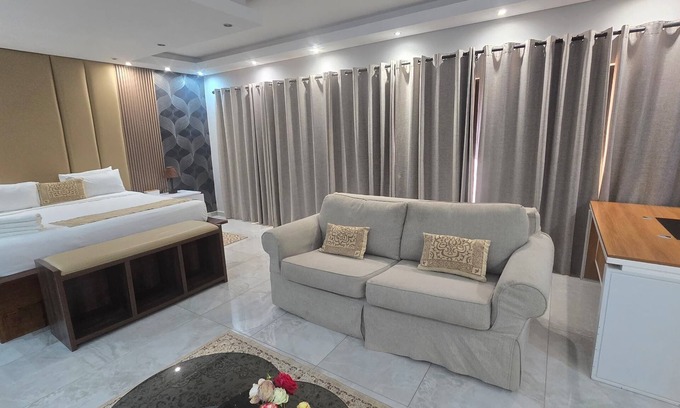 Gaborone House | Tlokweng Rose Garden Guesthouse