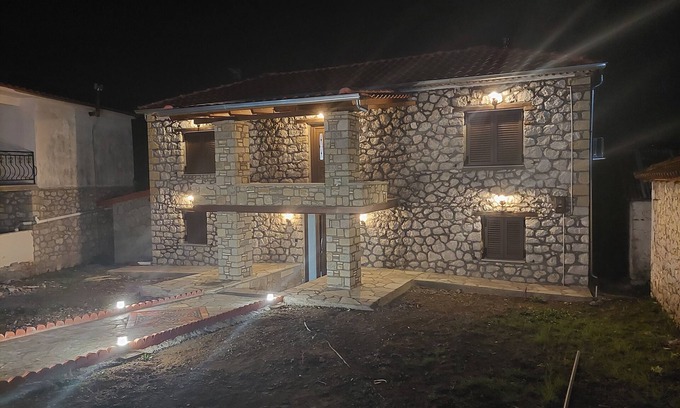 Diava House | TO SPITI TOU PALIKARA