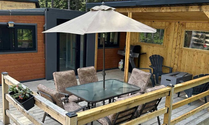 Hampden Ski Chalet | To the container