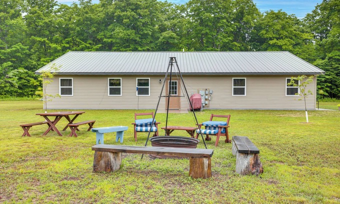 Toivola House | Toivola Home w/Fire Pit: 8 Mi to Lake Superior!