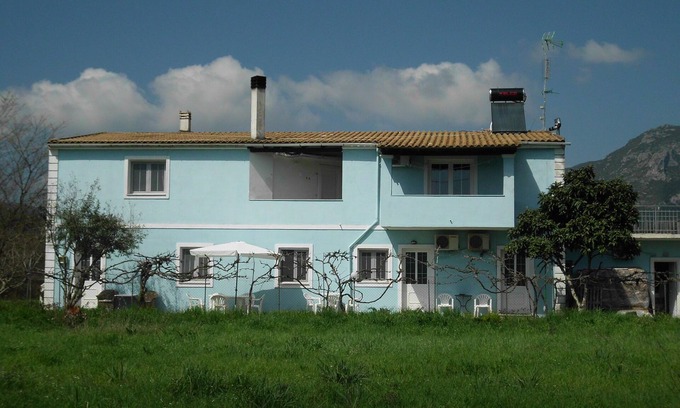 Doukades Apartment | Tom's House 3 - Quiet Family House between Paleokastritsa n Dassia n Ipsos!