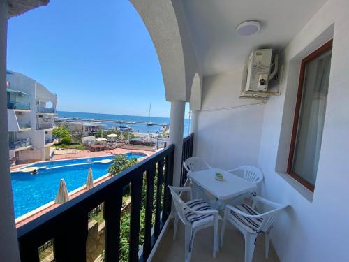 Sveti Vlas Apartment | Top Complex Apartment on the Beach