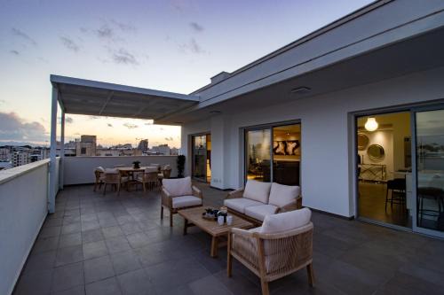 Nicosia Apartment | Top Floor Gem: 3BR, Huge Veranda