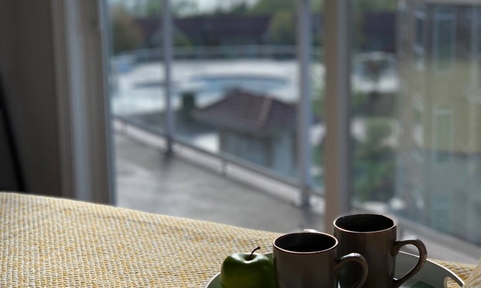 North End Condo | Top floor unit in Discovery Bay with lake views from the patio!