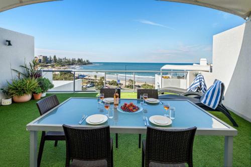 Kings Beach Apartment | Top Floor Unit With Private Rooftop Terrace