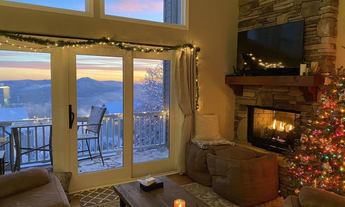 Banner Elk House | Top of Beech! Incredible Views of Grandfather Mtn and Banner Elk/Walk to Fred’s