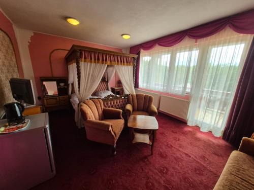 Matraszentimre House | Tornácos ház