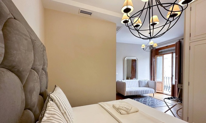 La Seu Apartment | Torres de Serranos, 2 Bedrooms,4 P+balcony in Ciutat Vella, in downtown Valencia