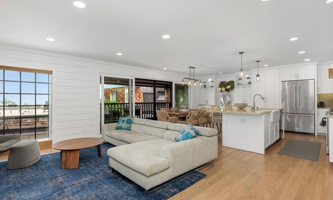 Del Mar Heights Condo | Torrey View Hideaway - AC, Dogs, Ocean Views, Gorgeous!