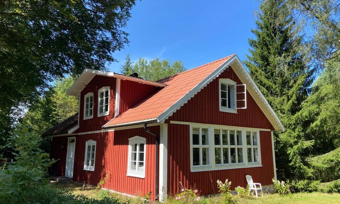 Hallaryd House | Torsholma Skolhus - Historic schoolhouse with sauna in Småland