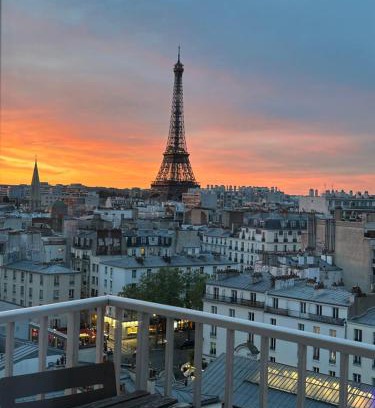 Grenelle Apartment | Tour Eiffel - Paris