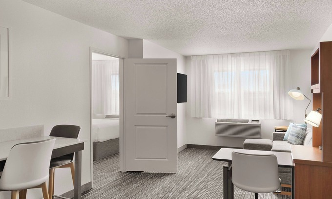 Naperville Hotel | TownePlace Suites Chicago Naperville