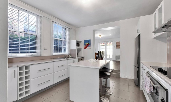 Launceston CBD House | Townhouse with Tesla charger!