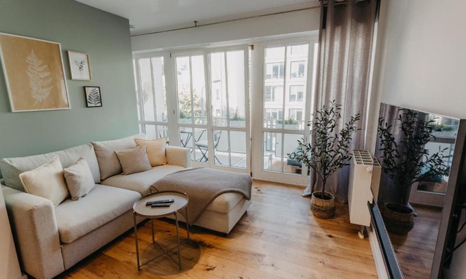 Zentrum-Ost Apartment | TRABER APARTMENTS im Herzen Leipzigs Balkon Parkplatz