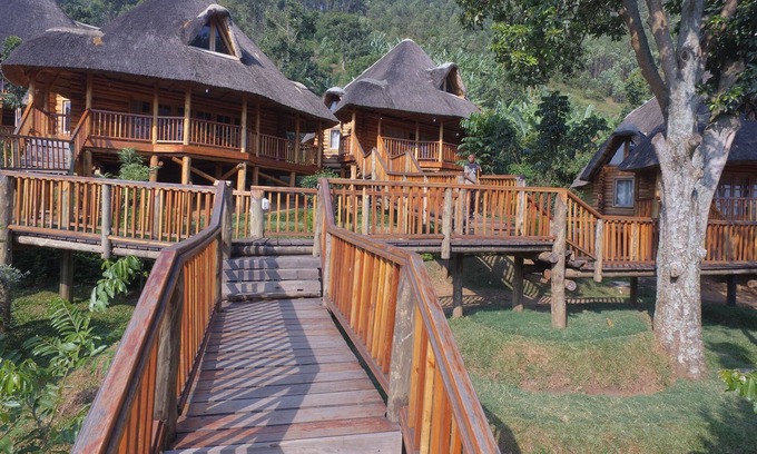 Bwindi Hotel | Trackers Safari Lodge Bwindi