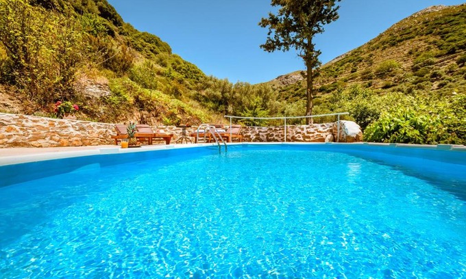 Perivolia Apartment | Traditional Apartments Elafos