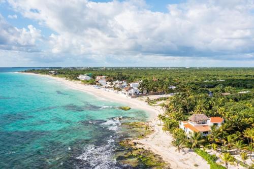 Playa del Secreto Villa | Traditional Beachfront Villa with Cenote, Close To Playa