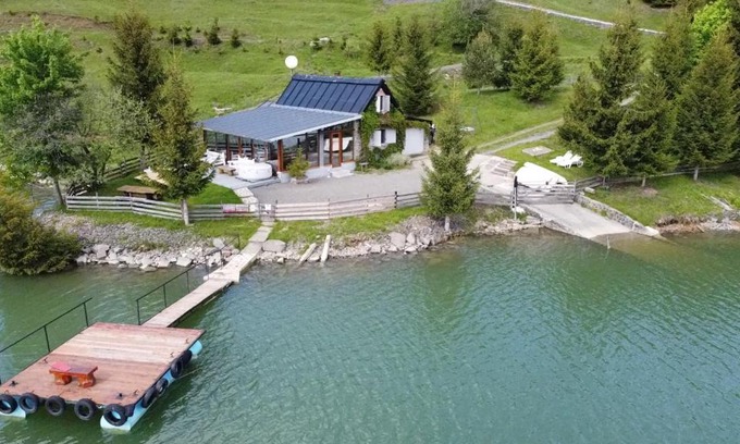 Colibita House | Traditional Casa Pescarului langa lac cu ponton