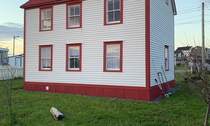 Bonavista House | Traditional Home In The Centre Of Town