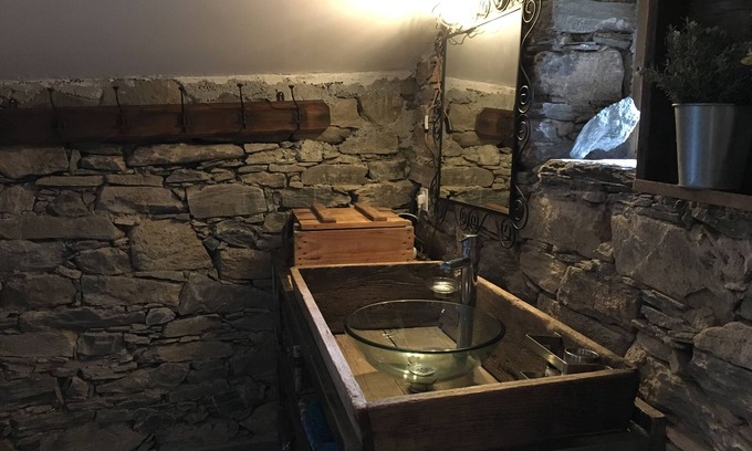 Cambia House | TRADITIONAL RESTORED STONE HOUSE ON RIVERSIDE