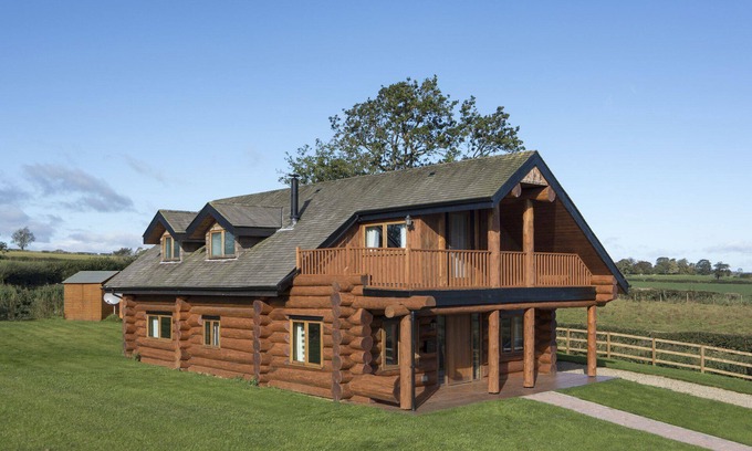 Ripon Cabin | Traditional Scandinavian Random Log Home
