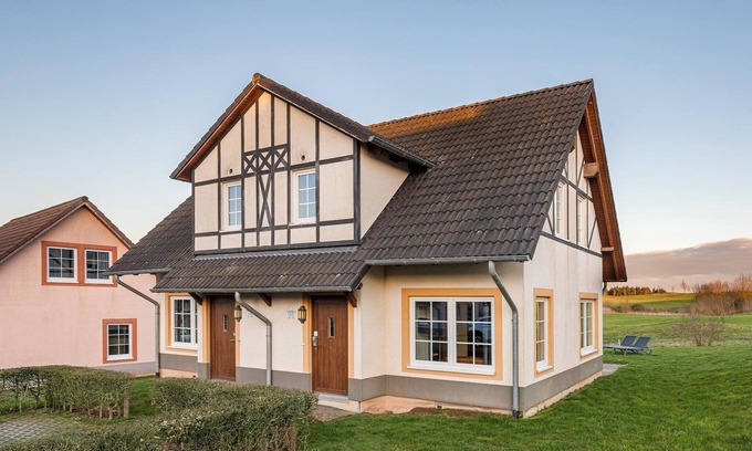Ediger House | Traditional style villa near river Moselle