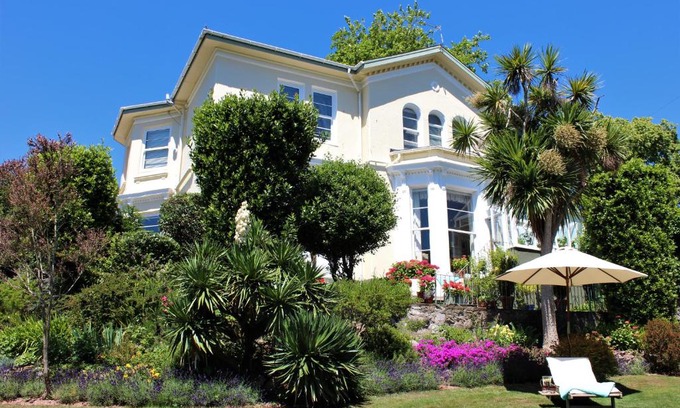 Torquay Bed & Breakfast | Trafalgar House