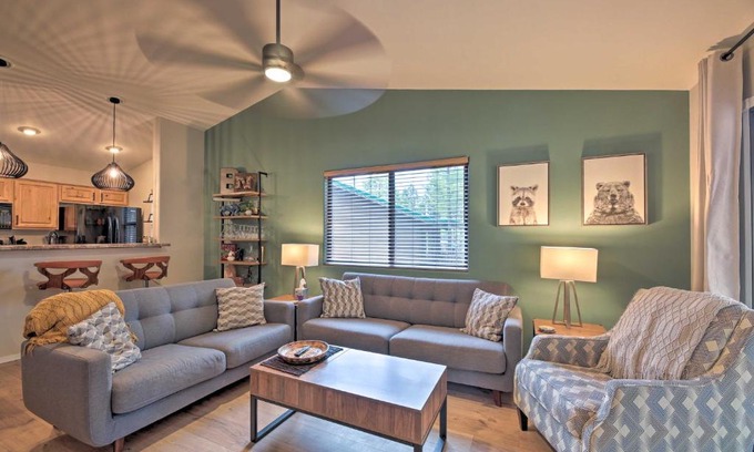 Show Low House | Trail Access Pet-Friendly Cabin in Show Low!