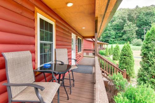 Cherokee House | Train Rides, Trails and Casino Fun is Your Smoky Hub