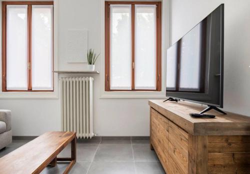 Gallarate Apartment | Train station and free parking 10 min to MXP Airport