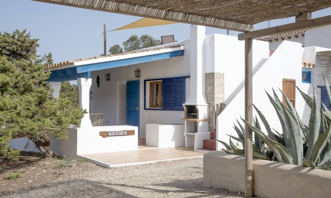 Formentera Cottage | Tramontana house 4 pax. 2 bedrooms + 2 bathrooms. Terrace with sea views.