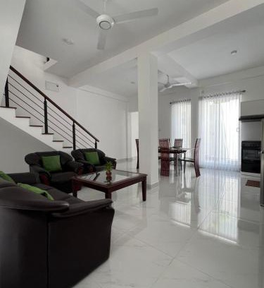 Battaramulla House | Tranquara Battaramulla - 10 mts to Passport & ID Office