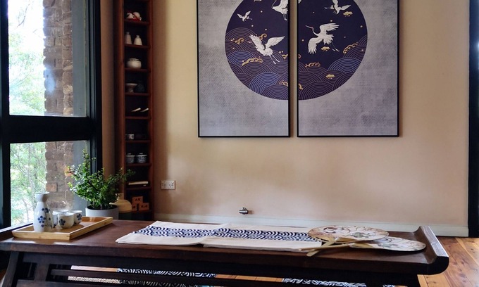Woodford House | Tranquil getaway zen house with massive Japanese rock garden