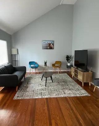 Newark Apartment | Tranquil Haven