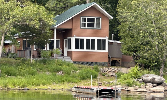 Town of Macomb House | Tranquil lake side cabin on Black Lake