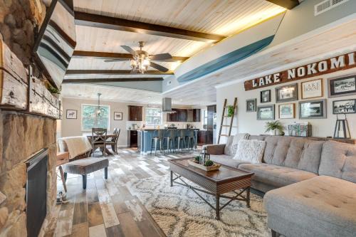 Tomahawk House | Tranquil Lakefront Cabin Fire Pit, Grill and Patio