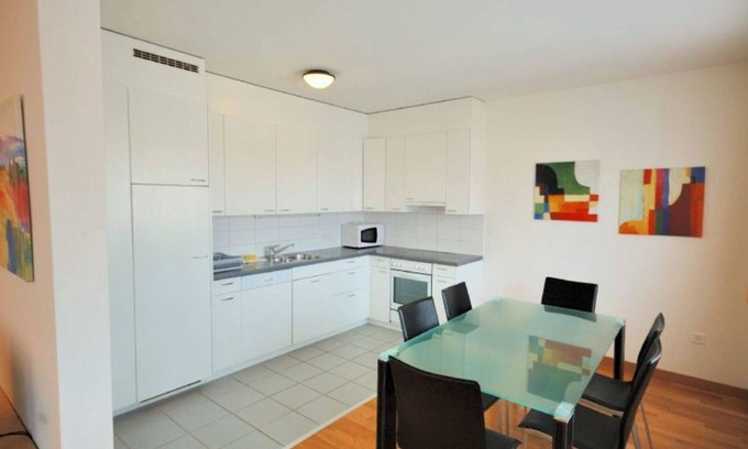 Werd Apartment | Tranquil Seafront Escape