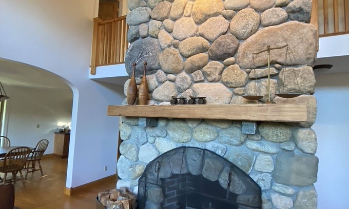 Keene House | Tranquil space surrounded by mountains and adventure