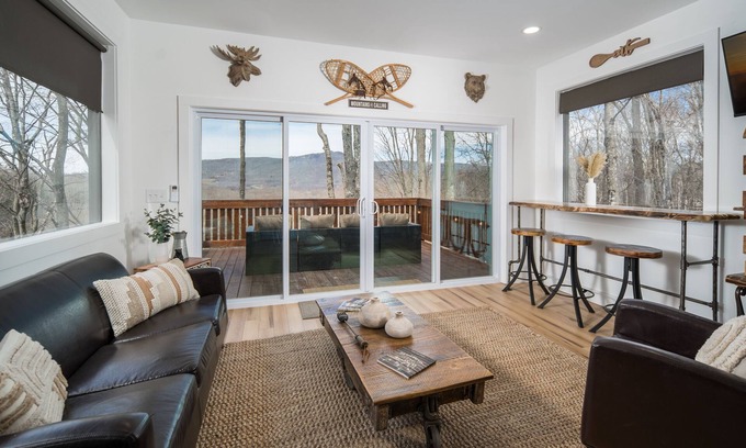 Banner Elk Cottage | Tranquil & Stylish ~ Near Skiing ~ Hot Tub ~ Views