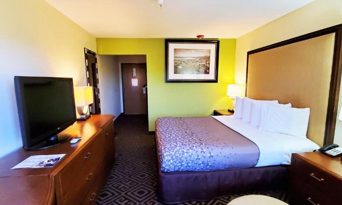 Miner Hotel | Travel Inn and Suites- Sikeston Miner I-55 exit-67