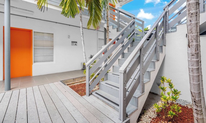 Morningside Hotel | Travelodge by Wyndham Miami Biscayne Bay