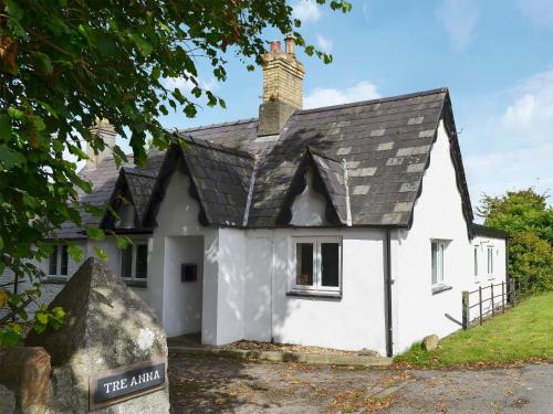 Llanfairpwllgwyngyll House | Tre Anna Lodge